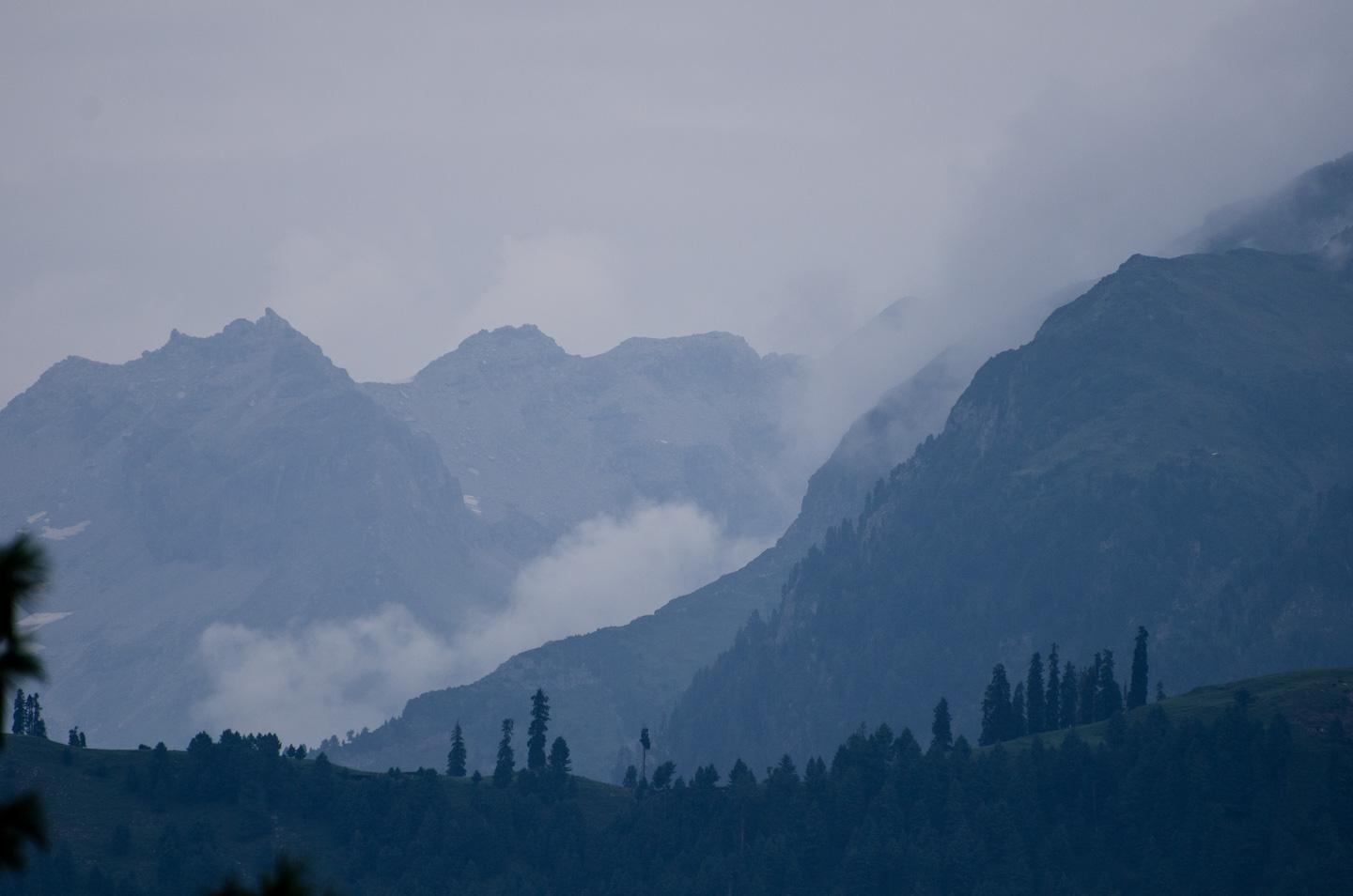 A cold cloudy day featuring summer in Shogran