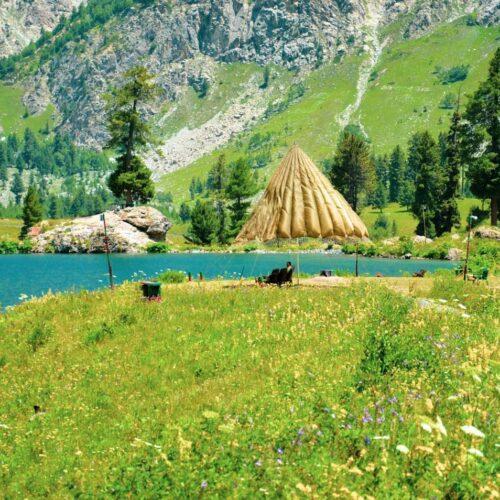Enjoying leisure in the tranquil Minimarg Valley