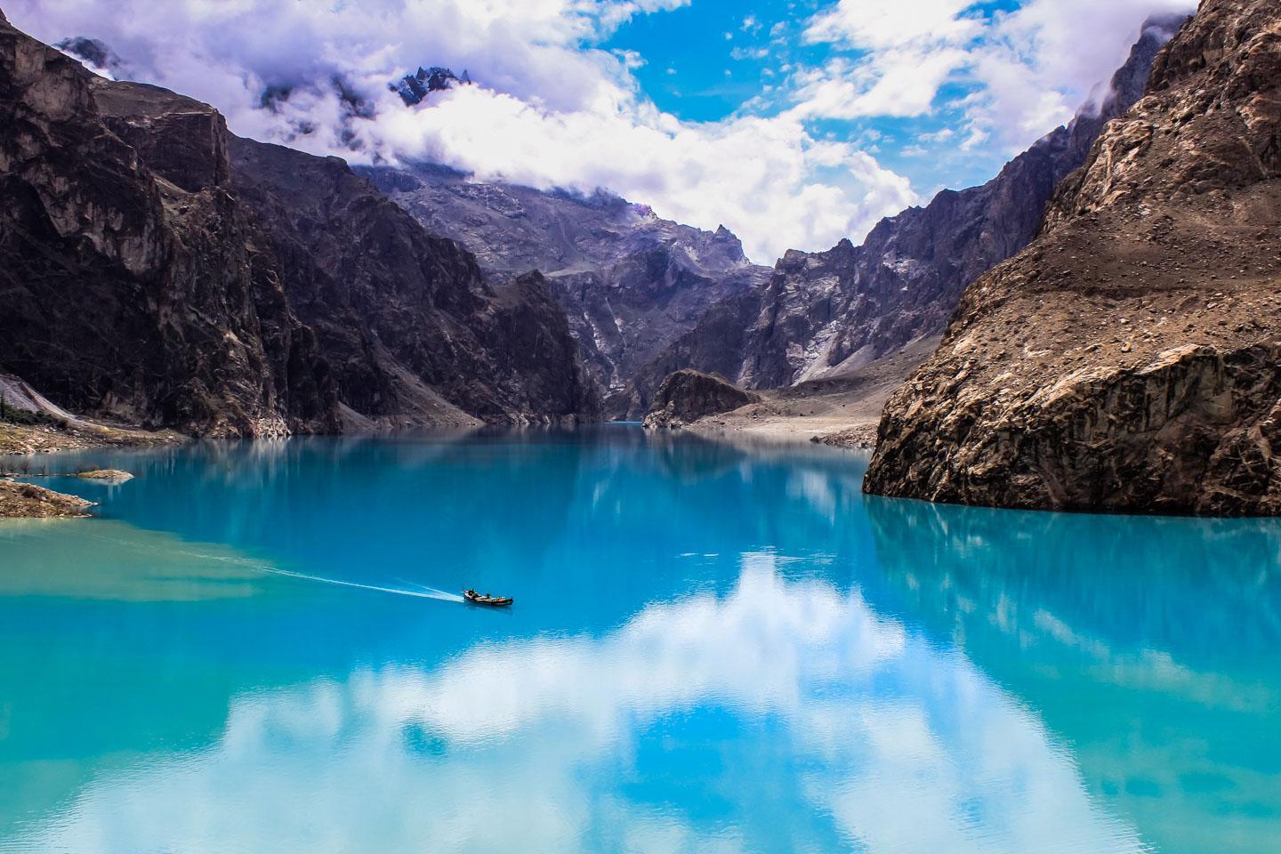 Awe-inspiring Attabad Lake that bedazzles every visitor