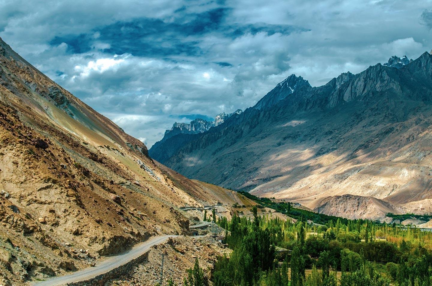 Route to Hushe Valley from Khaplu Gilgit Baltistan