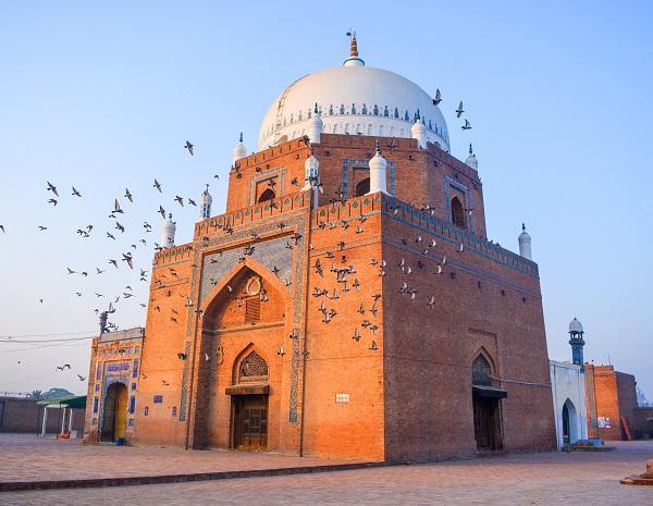 Tomb of Shah Rukn-e-Alam, a historical attraction in Pakistan