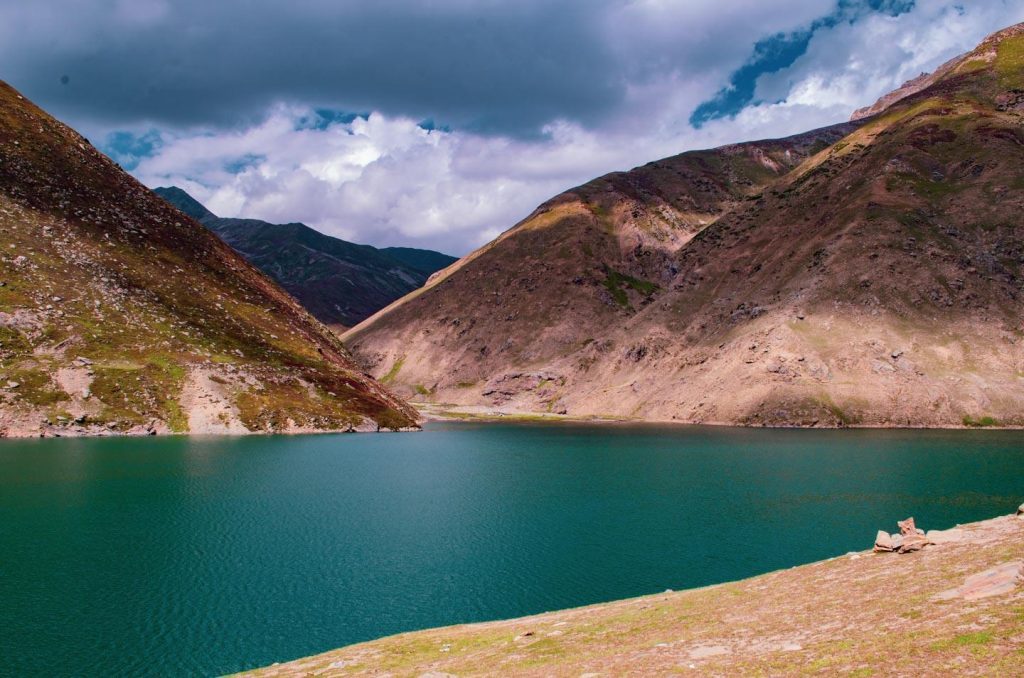 Lulusar Lake