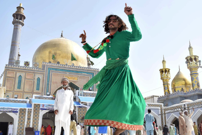 Music and Dance in sehwan sharif