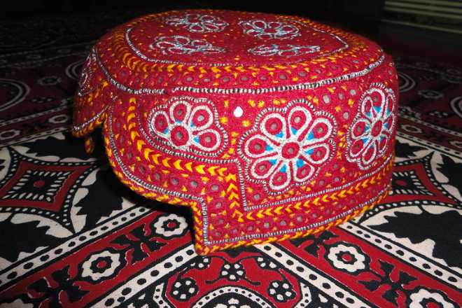 Sindhi Ajrak & Topi