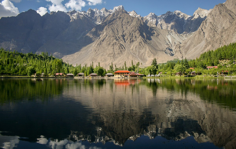 Upper Kachura Lake