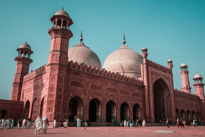 badshahi mosque