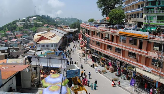 Mall Road, Murree with evening crowd
