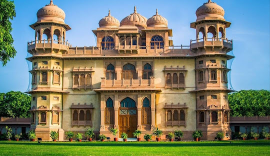 Colonial architecture building in Saddar Karachi